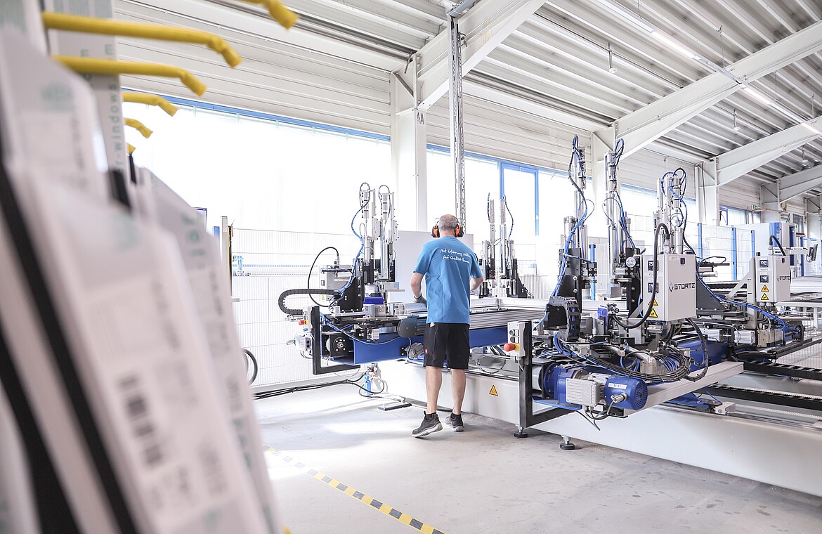 High-quality construction of prefabricated houses Production: Windows