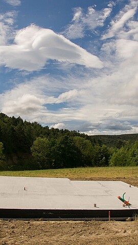Fertighaus: Montage Bodenplatte